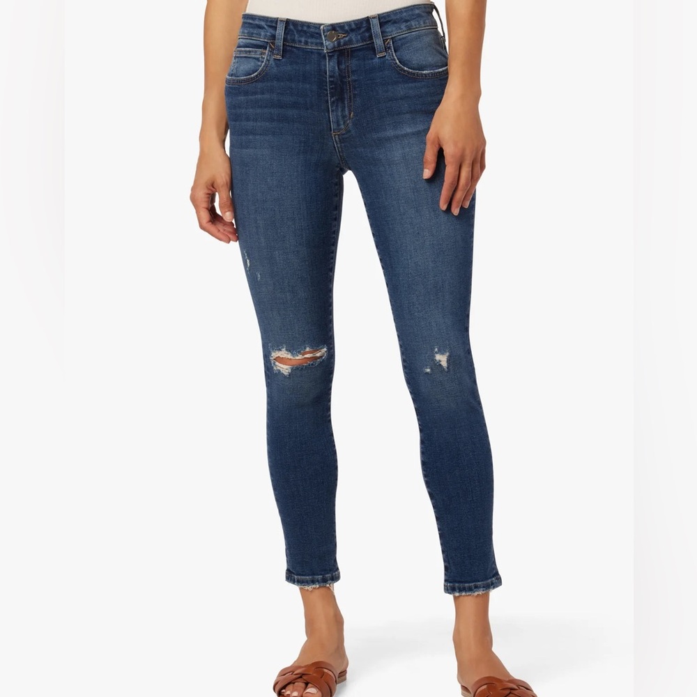 CURVY SKINNY CROP
CURVY SKINNY CROP // FLAWLESS // GRINDED HEM // MALENA